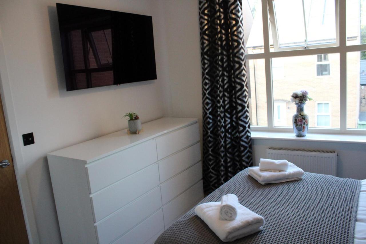 Haven - Spacious Luxury Home Perfect For Families, Couples And Contractors! 5Mins To Xscape And Junction 32! 卡斯尔福德 外观 照片