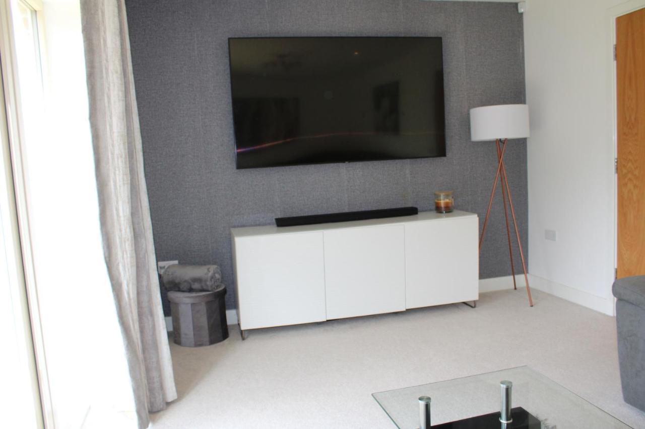 Haven - Spacious Luxury Home Perfect For Families, Couples And Contractors! 5Mins To Xscape And Junction 32! 卡斯尔福德 外观 照片