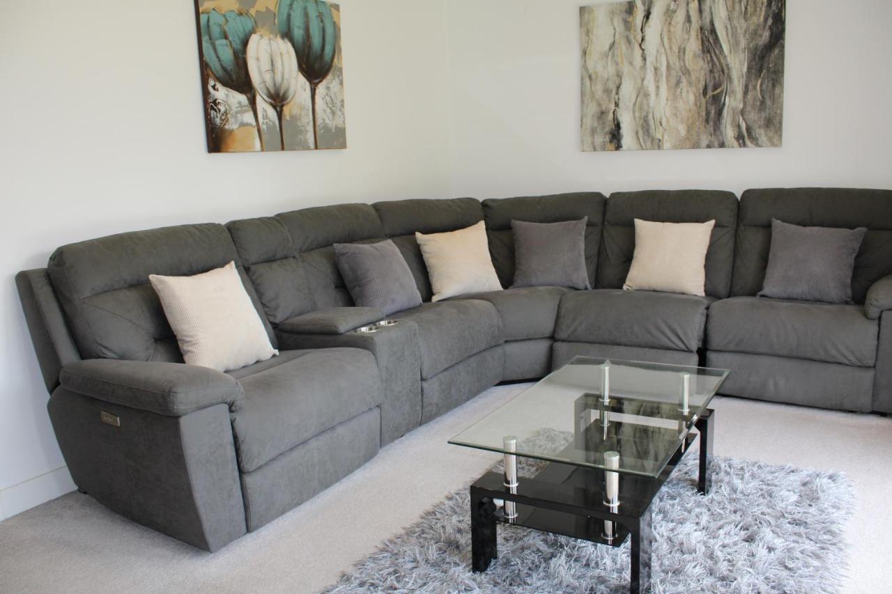 Haven - Spacious Luxury Home Perfect For Families, Couples And Contractors! 5Mins To Xscape And Junction 32! 卡斯尔福德 外观 照片