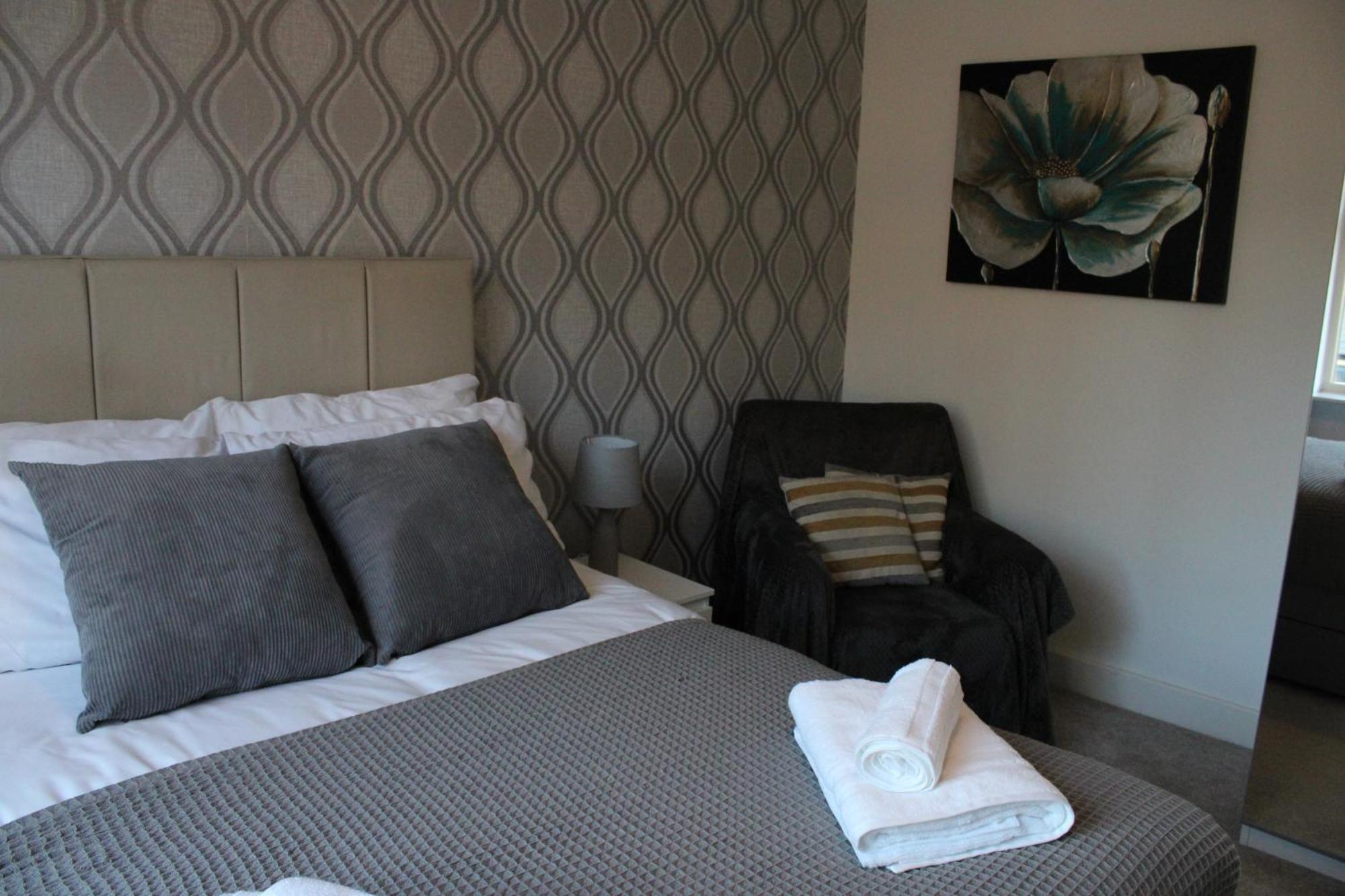 Haven - Spacious Luxury Home Perfect For Families, Couples And Contractors! 5Mins To Xscape And Junction 32! 卡斯尔福德 外观 照片